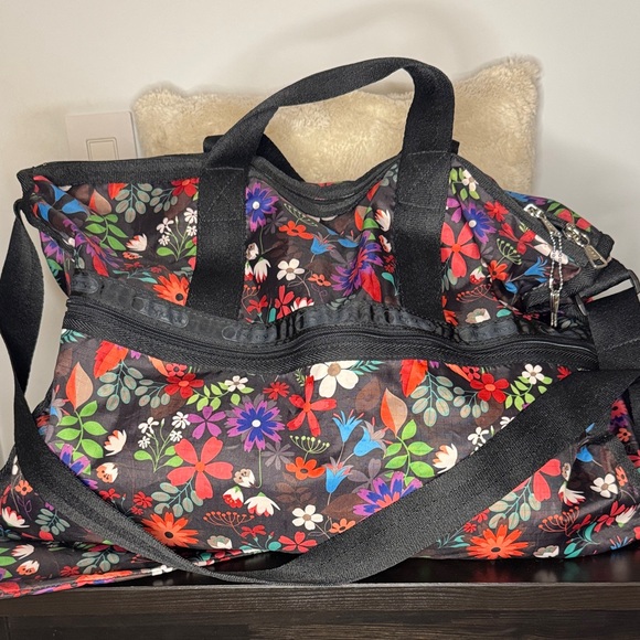 Lesportsac Multicolor Floral Duffle Travel Bag - Picture 1 of 10